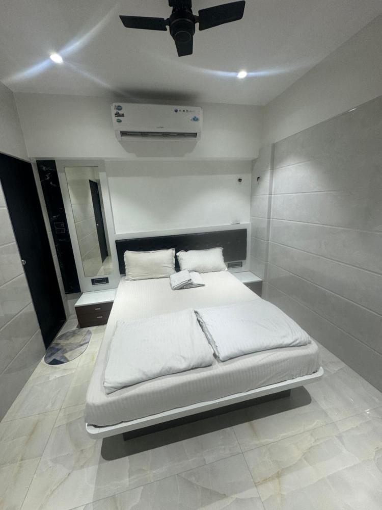 Room image 2