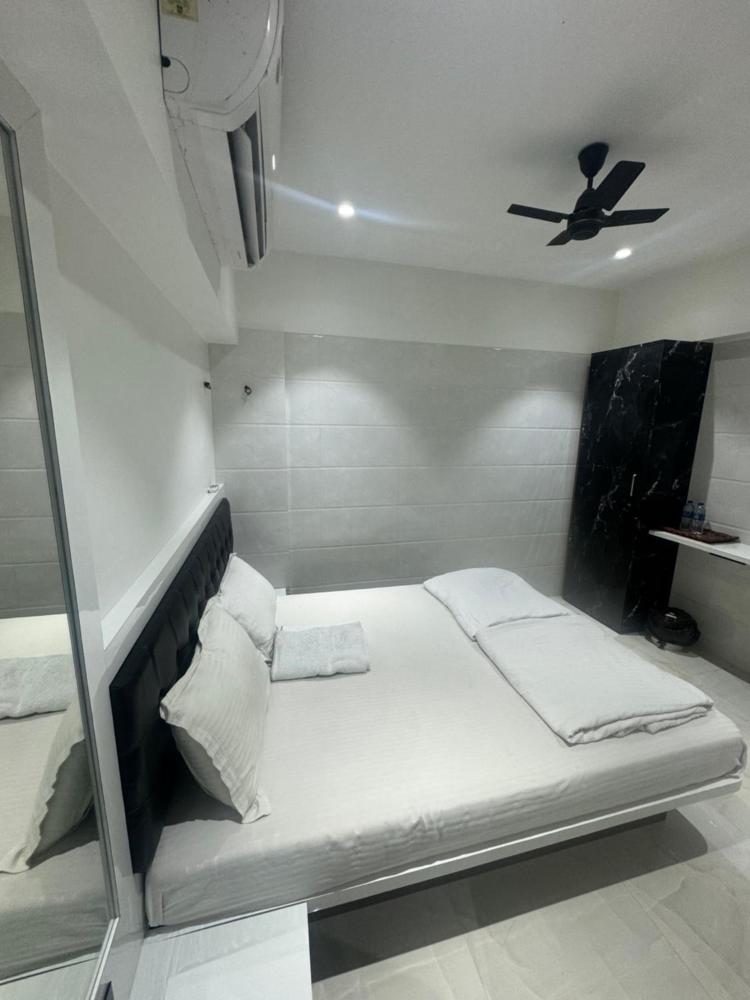 Room image 3