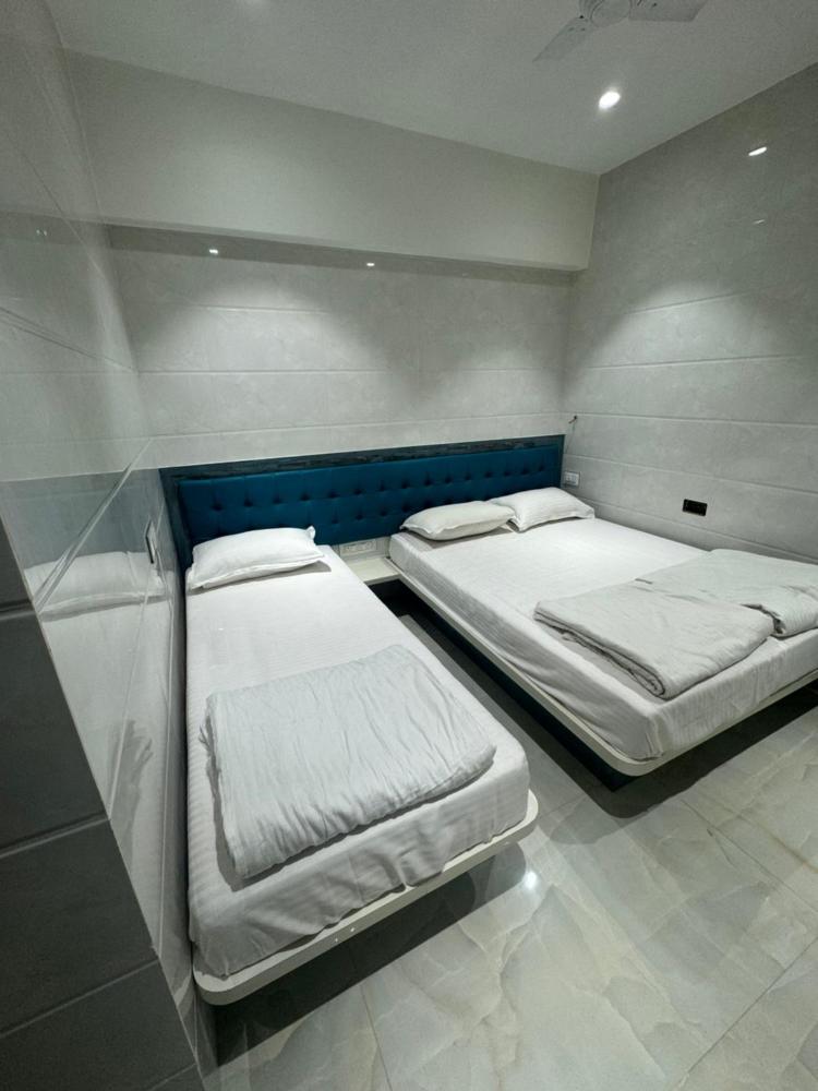 Room image 2