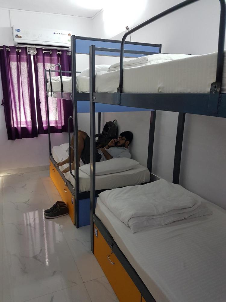 Room image 4